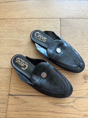 Circus by Sam Edelman Black Croc-Embossed Slip-On Mules 7